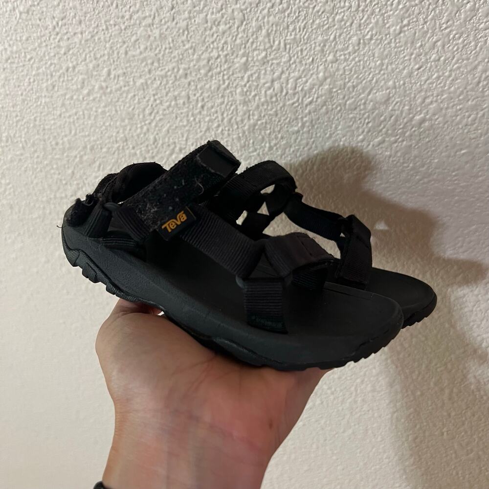 Teva Hurricane XLT Black Sandal - Kids 9